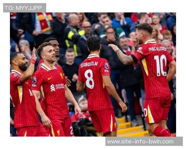 曼联恢复训练双红会首发缺席替补球员积极参与备战